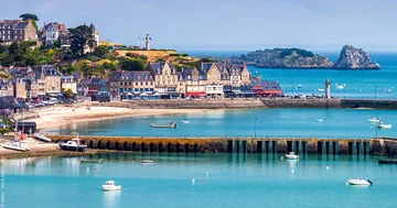 Le port de Cancale et les maisons du front de mer